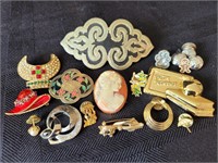 Vintage Brooches, Pins & Buttons  (Lot 6)