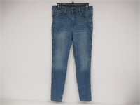 Kirkland Women's Size 6 Jeans, Light Blue Wash