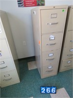 4 DRAWER METAL FILE CABINET NO KEY 15X26 1/2X 52