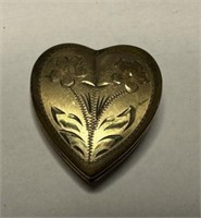 1/20 14Kt Engraved Heart Locket