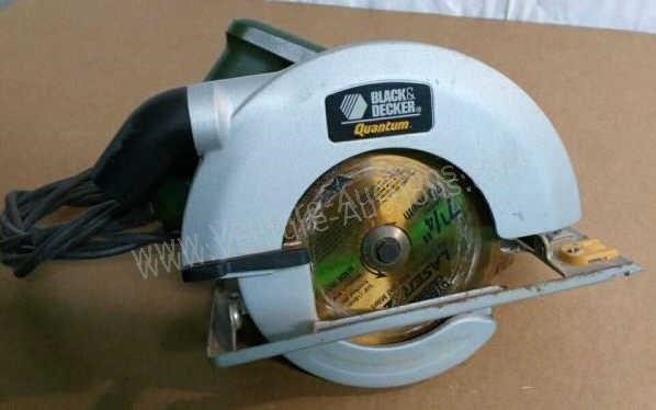 Black and Decker Quantum Circular Saw with saw blade