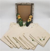Wooden Shelf Frogs, Tablecloth, Picture Frame