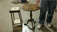 2 lamp tables