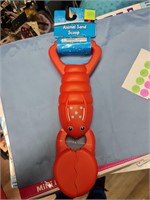 Animal sand scoop