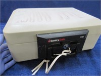 small sentry 1160 fire safe-box (painted top)