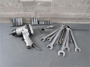 STANDARD WRENCHES / METRIC SOCKETS