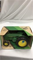 1/16 scale John Deere model R tractor box 544