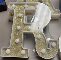 Light-Up Marquee "R" - 9in