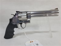 S & W MODEL 629-4 - .44 MAG REVOLVER