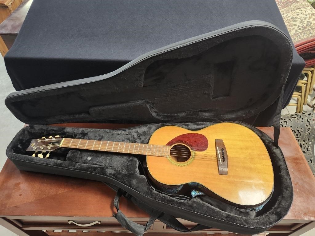 Guitar Yamaha FG-75 w/ Guitar Case - black