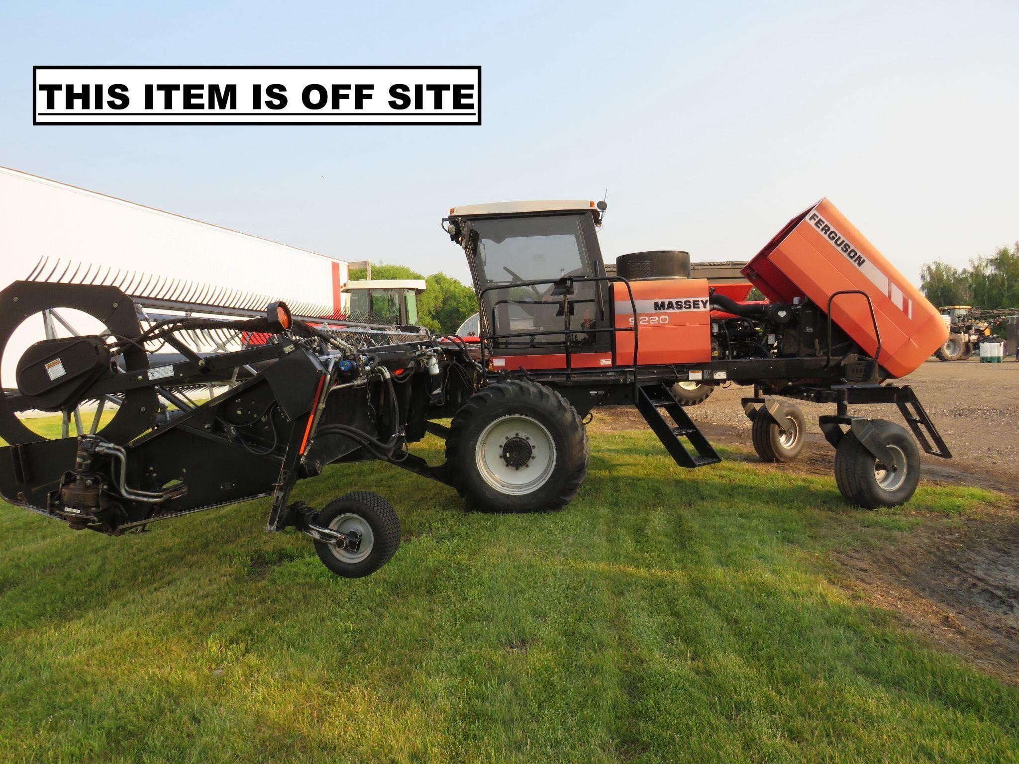 MASSEY FERGUSON 9220 30' SWATHER