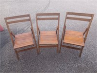 3 Chaises en bois pliable