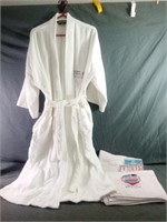 Pierre Cardin Bathrobe One Size Fits Most plus 2