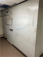 CURTIS WALK-IN COOLER 80" X 70" X 92"