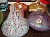 Tray lot of art glass oil lamps including