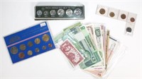 Quantity of world bank notes & coin sets