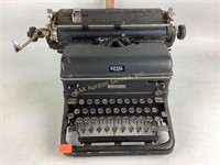 1939 Royal typewriter - Magic Margin Touch