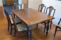 Dining Room Refinished Table w Extended leaves, 6