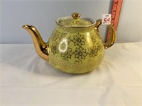 Hall 8 Cup Tea Pot