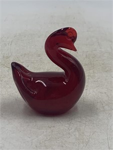 Vintage Ruby red art glass Swan