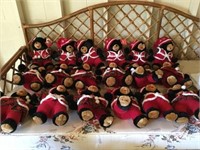 18 Holiday Bears