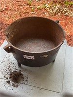 Footed cast iron pot