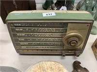 OLD TRANSMANTLE RADIO