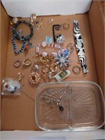 Assorted Jewelry (Watches, Rings, Bracelets)