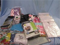 Lg Lot of Gift Bags (Some Holiday, Some Plain)