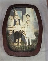 VTG Wood Frame Family Portrait