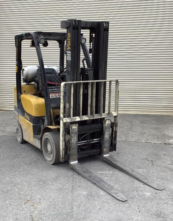 Yale 5700 lb Propane Forklift GLC060VXNDAE088