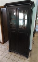 Black hutch-minus contents, bring help for loading