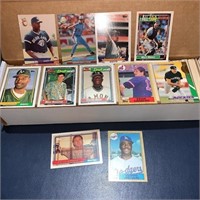 Baseball Cards Lot of 800 +/-