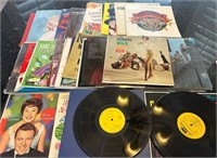 F - MIXED LOT OF VINYL RECORDS (W19)