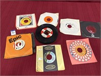 Vinyl 45 Lot, 29 records: Johnny Cash, Patsy