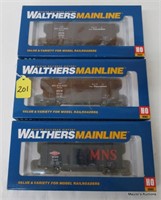 3 Walthers Mainline Box Cars, OB