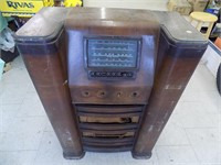Antique Crosley Radio