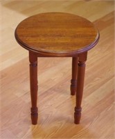 Small round lamp table