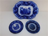 Serving Dish w/ 2 Small Plates