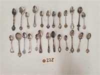 (25) Collectible Tea Spoons