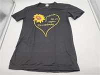 NEW Women's Graphic T-Shirt - M