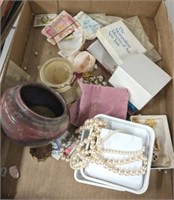 TRAY OF COSTUME JEWELRY