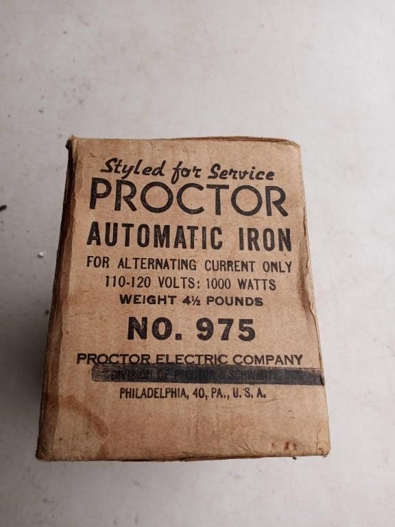 Proctor Automatic Iron No. 975