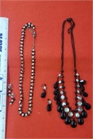 Costume Jewelry.  Necklace and Matching Earrings