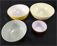 (4) PYREX Multicolored Mixing Bowls