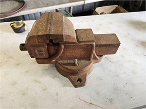 6 inch Bench Vise (does not retract)