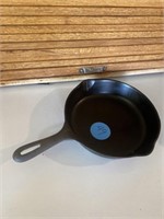 9 IN CAST IRON SKILLET