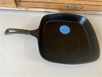10 IN CAST IRON SKILLET