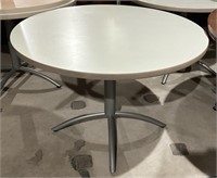 42" CIRCULAR BREAK ROOM TABLE