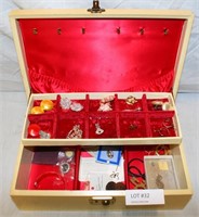 VINTAGE LOCKING JEWELRY BOX WITH KEY & CONTENTS